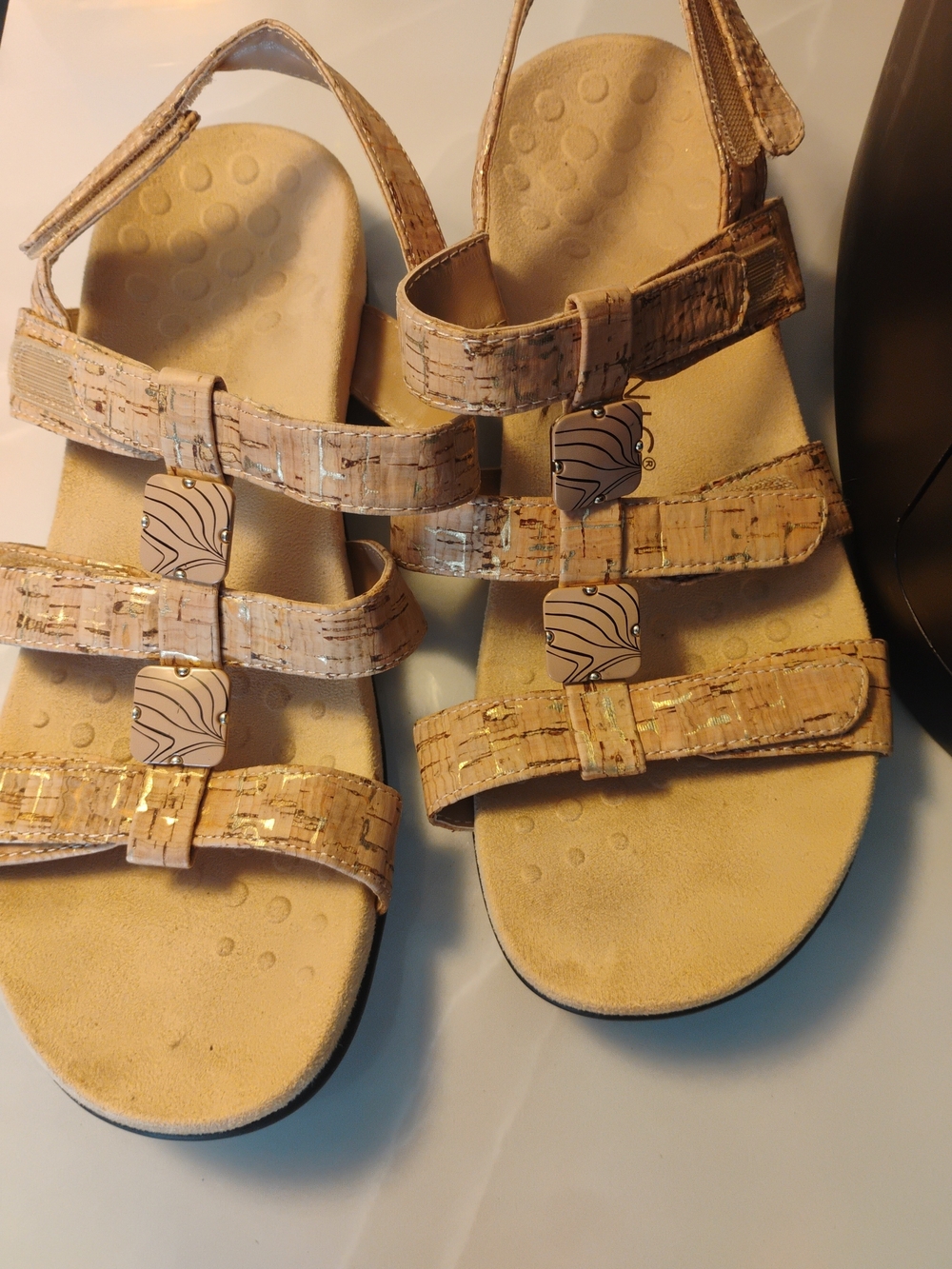 Vionic Beige Cork-Pattern Strappy Sandals sz 11 - Picture 12 of 12